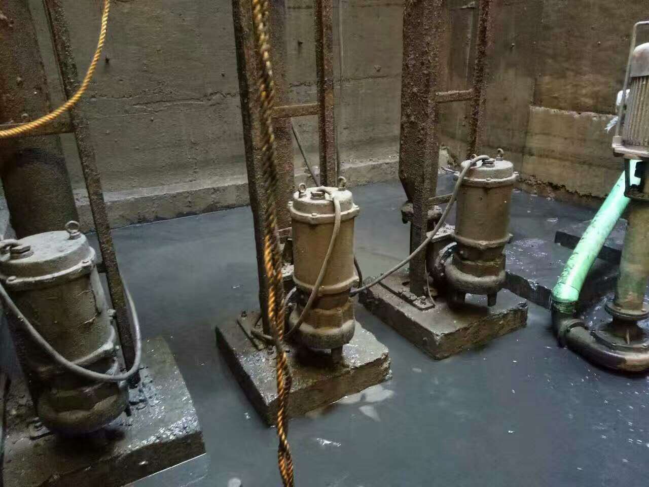 仓山污水池清理